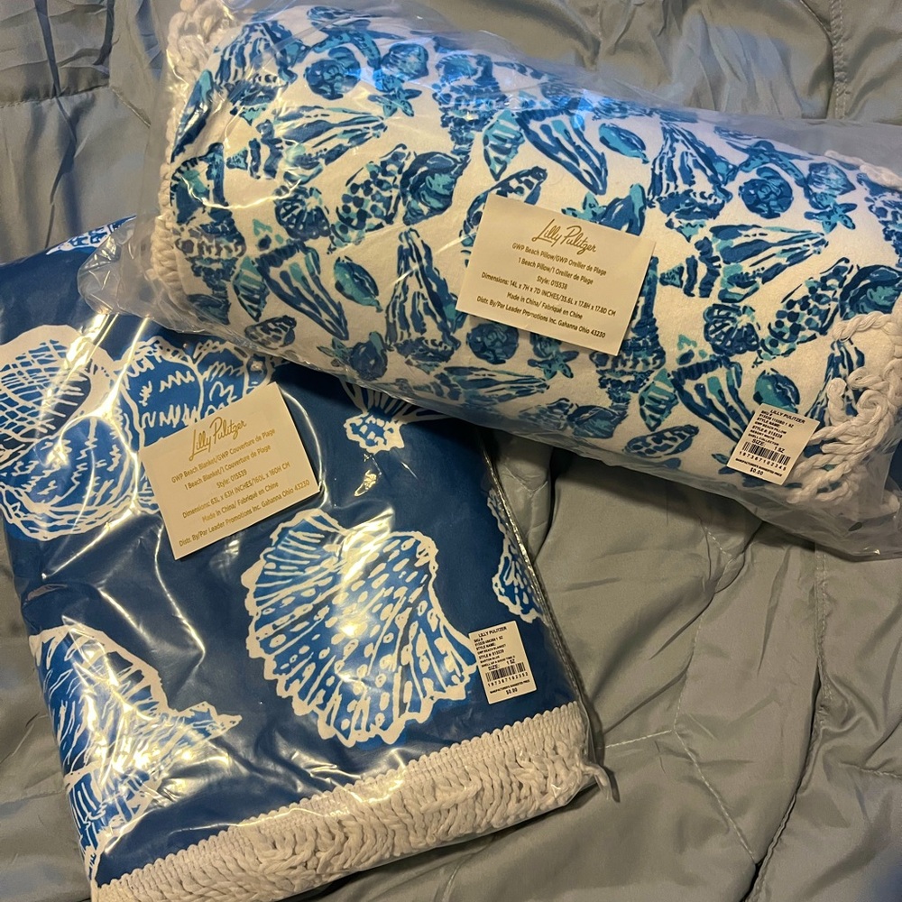 New in bag, Lilly Pulitzer GWP beach pillow and beach blanket!